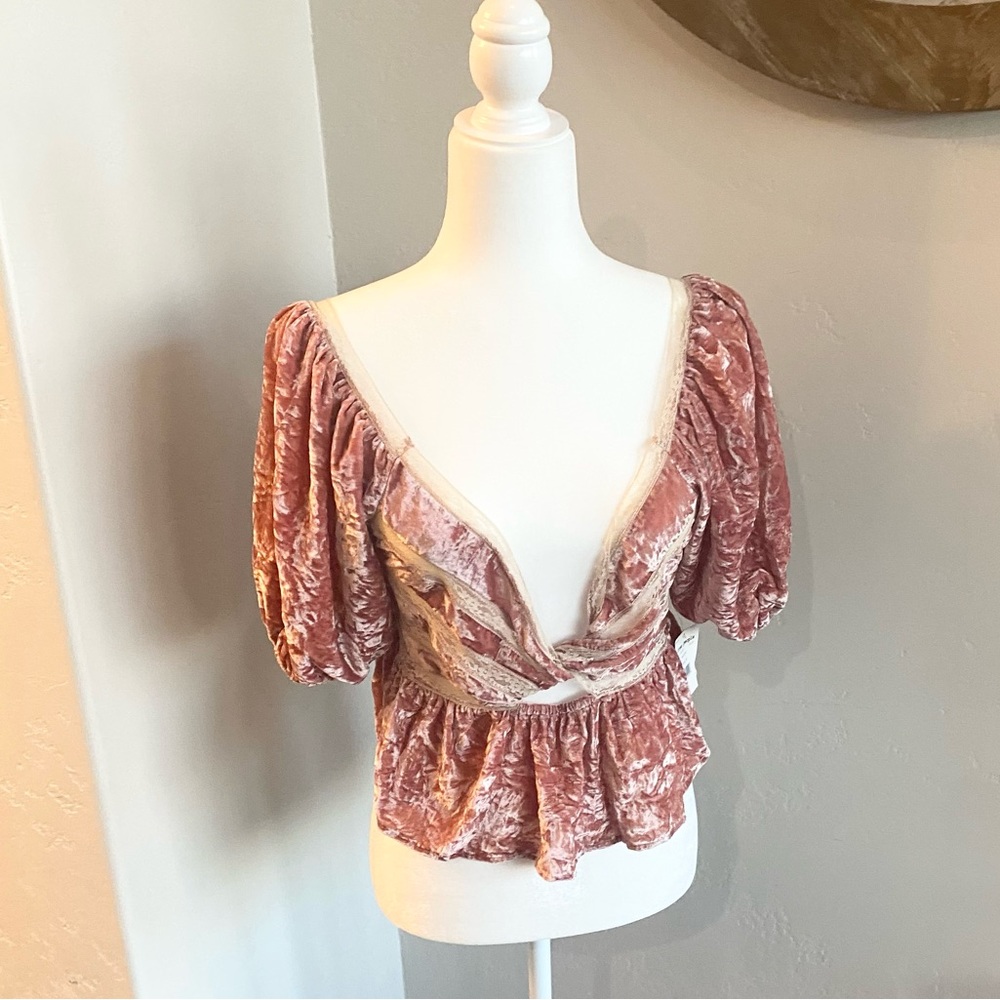 FREE PEOPLE VELVET AND LACE  CROPPED TOP IN MAUVE